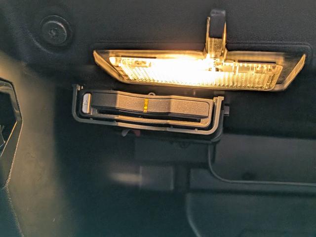 Ｖ４０ Ｔ５　Ｒデザイン　黒革／純正ナビ／バックカメラ／クルーズコントロール／パドルシフト／パワーシート／シートヒーター／クリアランスソナー／アイドリングストップ／純正１８インチＡＷ／スマートキー／電動格納ミラー／（58枚目）