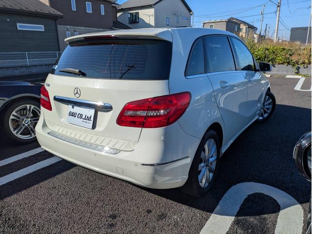 Ｂクラス Ｂ１８０　純正ナビ／地デジ／Ｂカメラ／純正１６インチアルミホイール／ＨＩＤ／オートエアコン／キーレス／（8枚目）