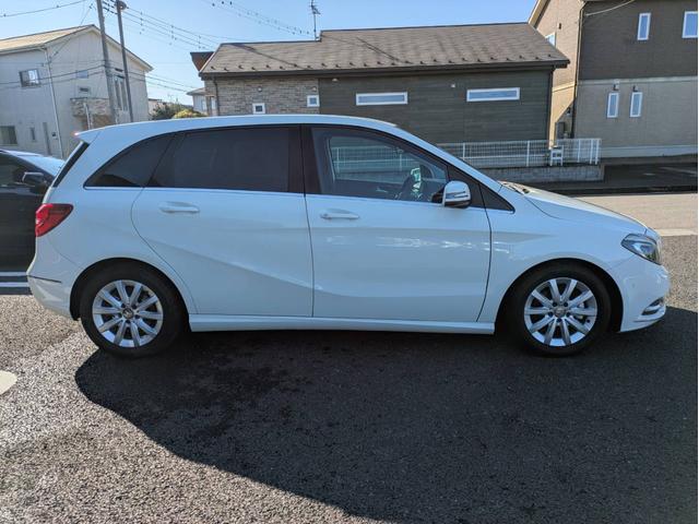 Ｂクラス Ｂ１８０　純正ナビ／地デジ／Ｂカメラ／純正１６インチアルミホイール／ＨＩＤ／オートエアコン／キーレス／（11枚目）