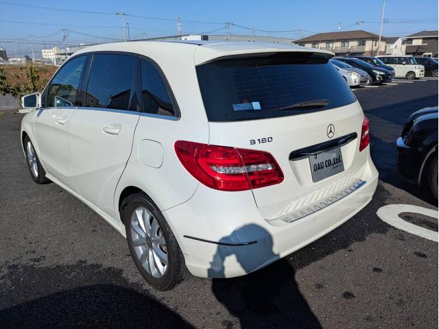 Ｂクラス Ｂ１８０　純正ナビ／地デジ／Ｂカメラ／純正１６インチアルミホイール／ＨＩＤ／オートエアコン／キーレス／（14枚目）