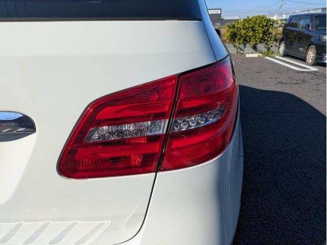 Ｂクラス Ｂ１８０　純正ナビ／地デジ／Ｂカメラ／純正１６インチアルミホイール／ＨＩＤ／オートエアコン／キーレス／（19枚目）