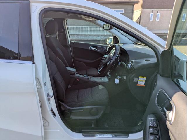 Ｂクラス Ｂ１８０　純正ナビ／地デジ／Ｂカメラ／純正１６インチアルミホイール／ＨＩＤ／オートエアコン／キーレス／（29枚目）