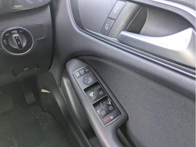 Ｂクラス Ｂ１８０　純正ナビ／地デジ／Ｂカメラ／純正１６インチアルミホイール／ＨＩＤ／オートエアコン／キーレス／（46枚目）