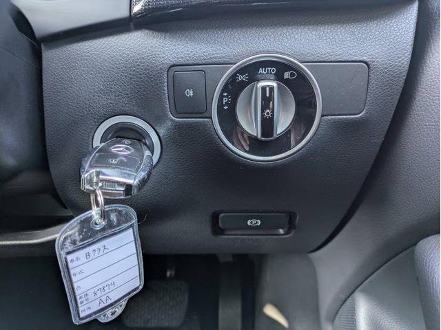 Ｂクラス Ｂ１８０　純正ナビ／地デジ／Ｂカメラ／純正１６インチアルミホイール／ＨＩＤ／オートエアコン／キーレス／（47枚目）