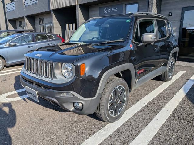 ジープ・レネゲード トレイルホーク・ビーツ・エディション　４ＷＤ／バックカメラ／クルーズコントロール／ルーフレール／クリアランスソナー／ＨＩＤヘッドライト／スマートキー／（16枚目）