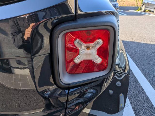 ジープ・レネゲード トレイルホーク・ビーツ・エディション　４ＷＤ／バックカメラ／クルーズコントロール／ルーフレール／クリアランスソナー／ＨＩＤヘッドライト／スマートキー／（19枚目）