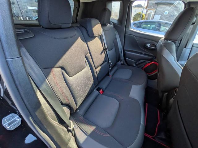 ジープ・レネゲード トレイルホーク・ビーツ・エディション　４ＷＤ／バックカメラ／クルーズコントロール／ルーフレール／クリアランスソナー／ＨＩＤヘッドライト／スマートキー／（31枚目）