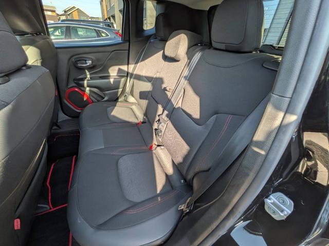 ジープ・レネゲード トレイルホーク・ビーツ・エディション　４ＷＤ／バックカメラ／クルーズコントロール／ルーフレール／クリアランスソナー／ＨＩＤヘッドライト／スマートキー／（35枚目）