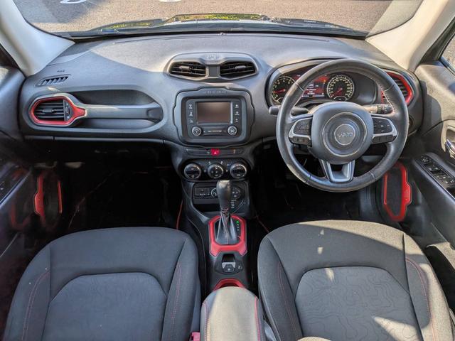 ジープ・レネゲード トレイルホーク・ビーツ・エディション　４ＷＤ／バックカメラ／クルーズコントロール／ルーフレール／クリアランスソナー／ＨＩＤヘッドライト／スマートキー／（40枚目）