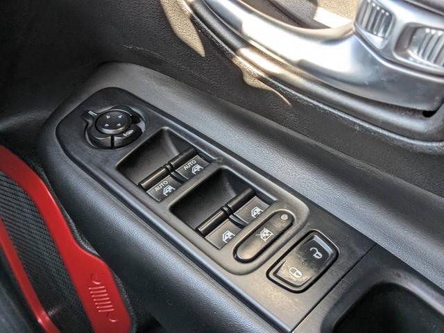 ジープ・レネゲード トレイルホーク・ビーツ・エディション　４ＷＤ／バックカメラ／クルーズコントロール／ルーフレール／クリアランスソナー／ＨＩＤヘッドライト／スマートキー／（46枚目）