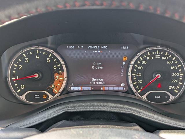 ジープ・レネゲード トレイルホーク・ビーツ・エディション　４ＷＤ／バックカメラ／クルーズコントロール／ルーフレール／クリアランスソナー／ＨＩＤヘッドライト／スマートキー／（49枚目）