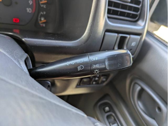 買取からの直販にて極限までこだわった仕入れで低価格を実現！！低価格で良質なお車を是非、ご覧ください。