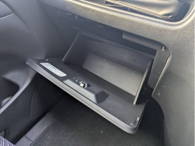 セレナ ハイウェイスター　純正ナビ／地デジ／Ｂカメラ／ＢＴオーディオ／両側電動スライドドア／純正アルミホイール／クルーズコントロール／キーレス／（60枚目）