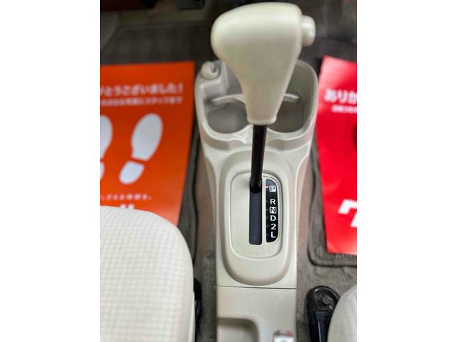 エッセ Ｌ　ナビ　ＴＶ　ＡＴ　盗難防止システム　ＣＤ　ＤＶＤ再生　Ｂｌｕｅｔｏｏｔｈ　アルミホイール　衝突安全ボディ　エアコン　パワーステアリング　パワーウィンドウ（7枚目）