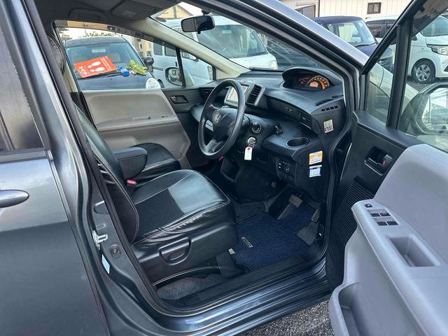 フリード フレックス Fパッケージ バックカメラ ナビ TV 両側スライド・片側電動 キーレスエントリー 電動格納ミラー ウォークスルー CVT CD DVD再生 衝突安全ボディ ABS エアコン パワーステアリング パワーウィンドウ(2枚目)