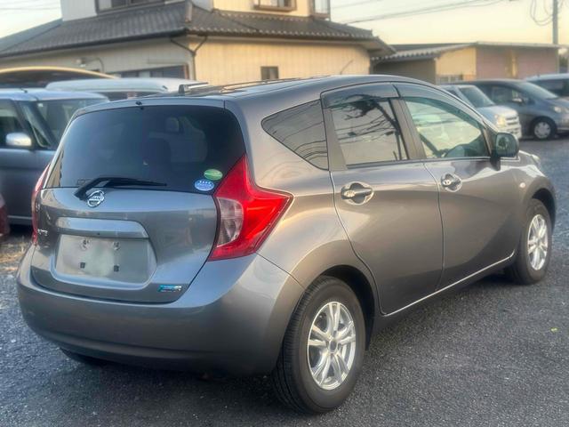 ノート Ｘ　ＤＩＧ－Ｓ　ＥＴＣ　ナビ　ＴＶ　アルミホイール　スマートキー　アイドリングストップ　電動格納ミラー　ＣＶＴ　盗難防止システム　衝突安全ボディ　ＡＢＳ　ＣＤ　ミュージックプレイヤー接続可　エアコン（17枚目）