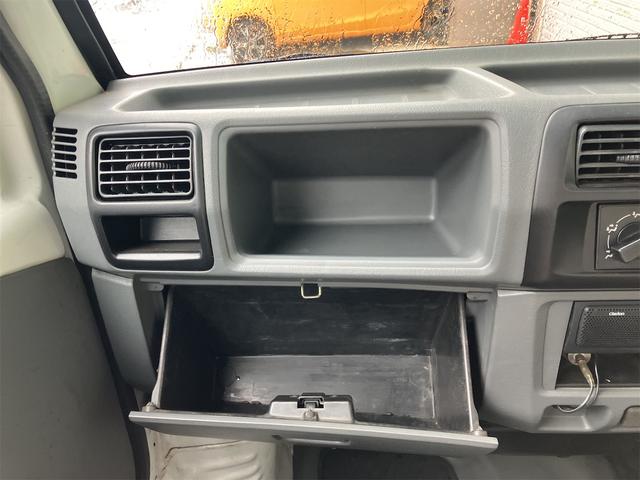 ＮＴ１００クリッパートラック ＤＸ　５速マニュアル　エアコン（30枚目）