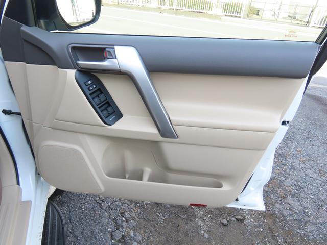 ランドクルーザープラド ＴＸ　Ｌパッケージ　ＴＲＤエアロ＆マフラー　オプション１９インチＡＷ＆ブラックルーフレール　９インチＴコネクトナビ　マルチテレインモニター　ムーンルーフ　ベージュ革　シートヒーター＆エアコン　リアフォグ　セーフティセンス（37枚目）