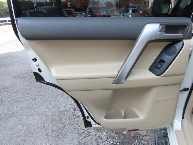 ランドクルーザープラド ＴＸ　Ｌパッケージ　ＴＲＤエアロ＆マフラー　オプション１９インチＡＷ＆ブラックルーフレール　９インチＴコネクトナビ　マルチテレインモニター　ムーンルーフ　ベージュ革　シートヒーター＆エアコン　リアフォグ　セーフティセンス（38枚目）