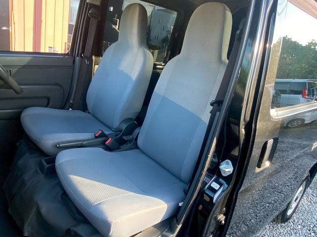 ハイゼットカーゴ ＤＸ　運転席エアバック　助手席エアバック　キーレス　ＥＴＣ付　パワーウィンドウ　パワステ　鉄チンホイール　フルフラットシート　ナビ付き（11枚目）