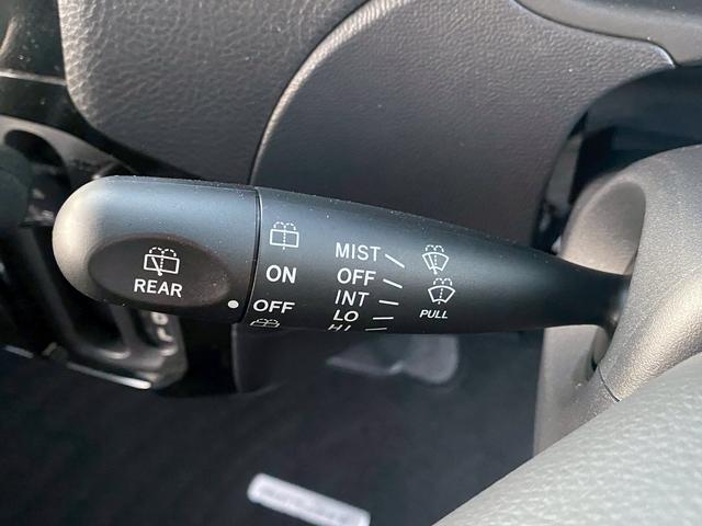 パレットＳＷ リミテッド　運転席エアバック助手席エアバック　プッシュスタート　スマートキー　片側パワースライドドア　バックカメラ付き　オートエアコン　電動格納ミラー　パワーウインドウ　純正アルミホイール　フルフラットシート（5枚目）