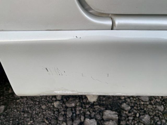 パレットＳＷ リミテッド　運転席エアバック助手席エアバック　プッシュスタート　スマートキー　片側パワースライドドア　バックカメラ付き　オートエアコン　電動格納ミラー　パワーウインドウ　純正アルミホイール　フルフラットシート（61枚目）