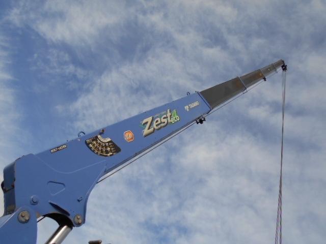 ファイター  クレーン付き平ボディ 上物タダノ製 5段ブーム ラジコン(無線) フックイン 2.93t吊り 角足&差し違いアウトリガー 荷台寸557x213x39 荷台床縞鉄板張り 内フック5対 アオリ開閉サポート(18枚目)
