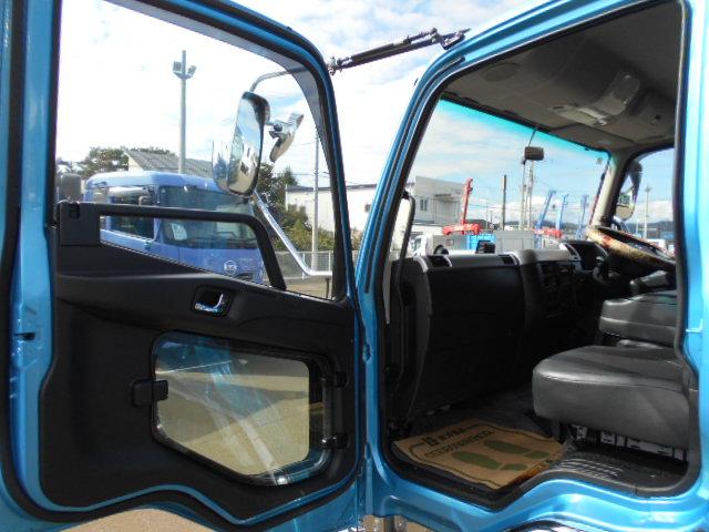 ファイター  ダンプ 上物新明和製 電動コボレーン付 荷台寸法339x206x30 総輪アルミホイール メッキ&ステンレスパーツ ベッド付 走行5.3万km 6速ミッション(20枚目)