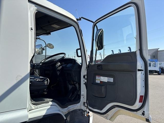 フォワード クレーン付ハイジャッキ 上物タダノ製 3段ブーム フックイン 2.9t吊り ロングジャッキ 荷台寸法491x224x19 荷台床板張り 積載1.95t 歩み掛け有 ロープ穴 走行5.2万km(10枚目)