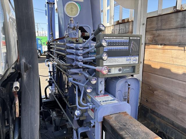 フォワード クレーン付ハイジャッキ 上物タダノ製 3段ブーム フックイン 2.9t吊り ロングジャッキ 荷台寸法491x224x19 荷台床板張り 積載1.95t 歩み掛け有 ロープ穴 走行5.2万km(22枚目)