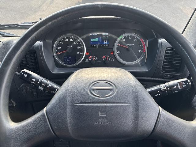 プロフィア トレーラーヘッド 第5輪荷重11.4t ハイルーフ 後輪エアサス 450馬力 リターダー付 AT(プロシフト)3ペダル 走行59.8万km アルミホイール バックモニター付(14枚目)