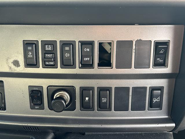 プロフィア トレーラーヘッド 第5輪荷重11.4t ハイルーフ 後輪エアサス 450馬力 リターダー付 AT(プロシフト)3ペダル 走行59.8万km アルミホイール バックモニター付(20枚目)