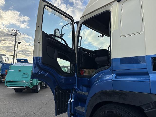 プロフィア トレーラーヘッド 第5輪荷重11.4t ハイルーフ 後輪エアサス 450馬力 リターダー付 AT(プロシフト)3ペダル 走行59.8万km アルミホイール バックモニター付(25枚目)