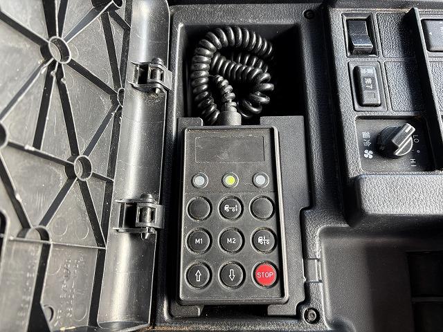 プロフィア トレーラーヘッド 第5輪荷重11.4t ハイルーフ 後輪エアサス 450馬力 リターダー付 AT(プロシフト)3ペダル 走行59.8万km アルミホイール バックモニター付(26枚目)