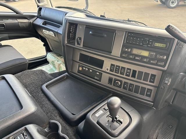 プロフィア トレーラーヘッド 第5輪荷重11.4t ハイルーフ 後輪エアサス 450馬力 リターダー付 AT(プロシフト)3ペダル 走行59.8万km アルミホイール バックモニター付(29枚目)