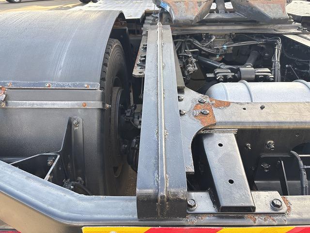 プロフィア トレーラーヘッド 第5輪荷重11.4t ハイルーフ 後輪エアサス 450馬力 リターダー付 AT(プロシフト)3ペダル 走行59.8万km アルミホイール バックモニター付(31枚目)