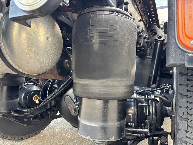 プロフィア トレーラーヘッド 第5輪荷重11.4t ハイルーフ 後輪エアサス 450馬力 リターダー付 AT(プロシフト)3ペダル 走行59.8万km アルミホイール バックモニター付(36枚目)