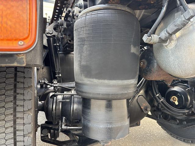 プロフィア トレーラーヘッド 第5輪荷重11.4t ハイルーフ 後輪エアサス 450馬力 リターダー付 AT(プロシフト)3ペダル 走行59.8万km アルミホイール バックモニター付(37枚目)