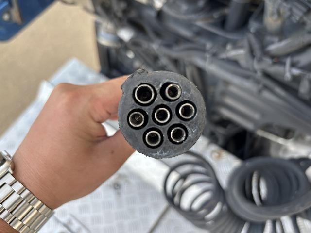 プロフィア トレーラーヘッド 第5輪荷重11.4t ハイルーフ 後輪エアサス 450馬力 リターダー付 AT(プロシフト)3ペダル 走行59.8万km アルミホイール バックモニター付(45枚目)