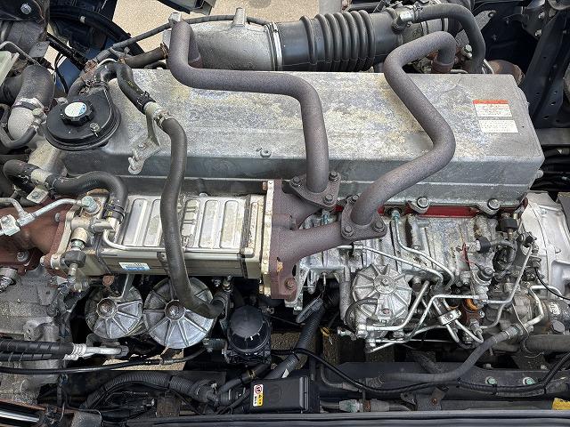 プロフィア トレーラーヘッド 第5輪荷重11.4t ハイルーフ 後輪エアサス 450馬力 リターダー付 AT(プロシフト)3ペダル 走行59.8万km アルミホイール バックモニター付(50枚目)