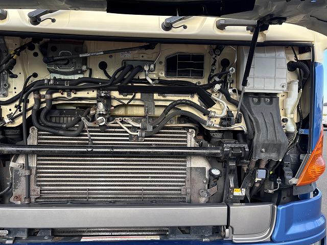 プロフィア トレーラーヘッド 第5輪荷重11.4t ハイルーフ 後輪エアサス 450馬力 リターダー付 AT(プロシフト)3ペダル 走行59.8万km アルミホイール バックモニター付(55枚目)