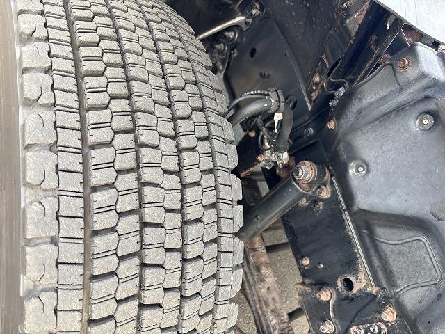 プロフィア トレーラーヘッド 第5輪荷重11.4t ハイルーフ 後輪エアサス 450馬力 リターダー付 AT(プロシフト)3ペダル 走行59.8万km アルミホイール バックモニター付(66枚目)