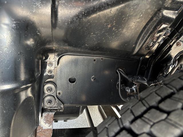 プロフィア トレーラーヘッド 第5輪荷重11.4t ハイルーフ 後輪エアサス 450馬力 リターダー付 AT(プロシフト)3ペダル 走行59.8万km アルミホイール バックモニター付(70枚目)