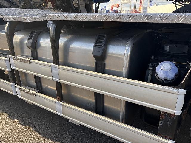 プロフィア トレーラーヘッド 第5輪荷重11.4t ハイルーフ 後輪エアサス 450馬力 リターダー付 AT(プロシフト)3ペダル 走行59.8万km アルミホイール バックモニター付(71枚目)