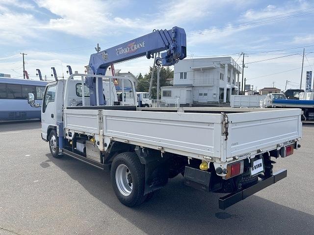 エルフトラック クレーン付平ボディ 上物タダノ製 4段ブーム ラジコン(無線) 2.6t吊り フックイン 荷台寸法371×180×38 標準ロングボディ 荷台床鉄板/板張り 積載2t アオリ5方開(7枚目)