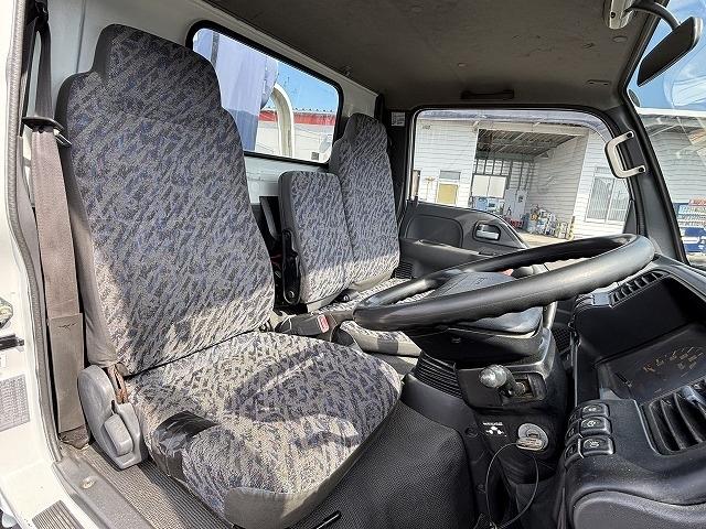 エルフトラック クレーン付平ボディ 上物タダノ製 4段ブーム ラジコン(無線) 2.6t吊り フックイン 荷台寸法371×180×38 標準ロングボディ 荷台床鉄板/板張り 積載2t アオリ5方開(11枚目)