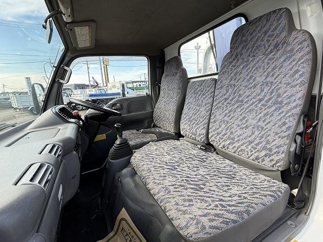 エルフトラック クレーン付平ボディ 上物タダノ製 4段ブーム ラジコン(無線) 2.6t吊り フックイン 荷台寸法371×180×38 標準ロングボディ 荷台床鉄板/板張り 積載2t アオリ5方開(14枚目)