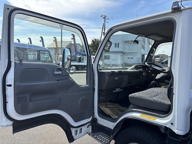 エルフトラック クレーン付平ボディ 上物タダノ製 4段ブーム ラジコン(無線) 2.6t吊り フックイン 荷台寸法371×180×38 標準ロングボディ 荷台床鉄板/板張り 積載2t アオリ5方開(15枚目)