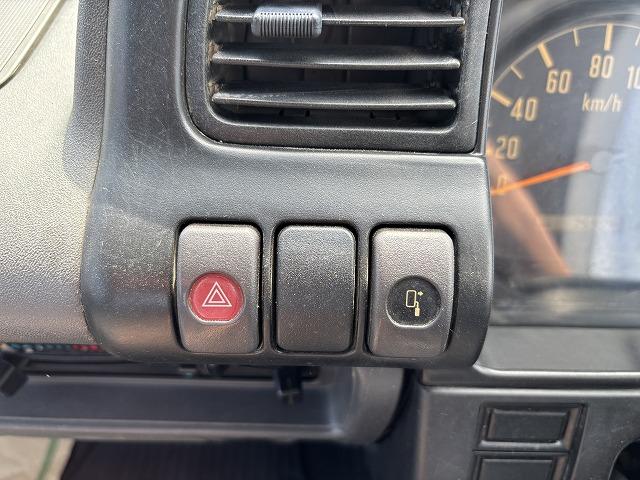 エルフトラック クレーン付平ボディ 上物タダノ製 4段ブーム ラジコン(無線) 2.6t吊り フックイン 荷台寸法371×180×38 標準ロングボディ 荷台床鉄板/板張り 積載2t アオリ5方開(19枚目)