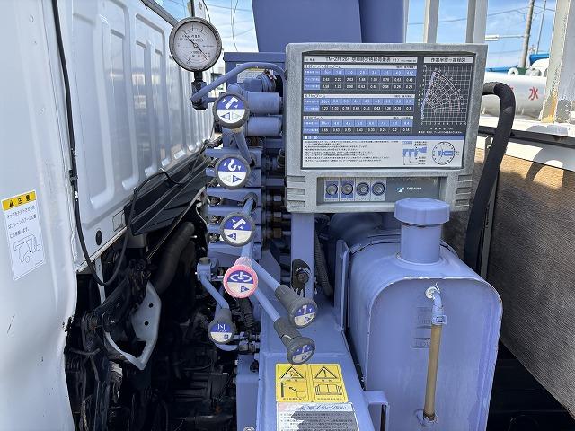 エルフトラック クレーン付平ボディ 上物タダノ製 4段ブーム ラジコン(無線) 2.6t吊り フックイン 荷台寸法371×180×38 標準ロングボディ 荷台床鉄板/板張り 積載2t アオリ5方開(26枚目)